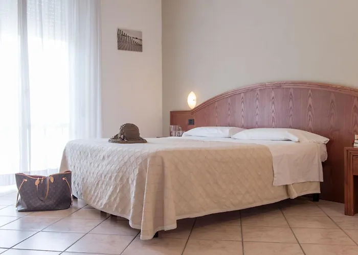 Prestigio فندق ميلانو ماريتيما